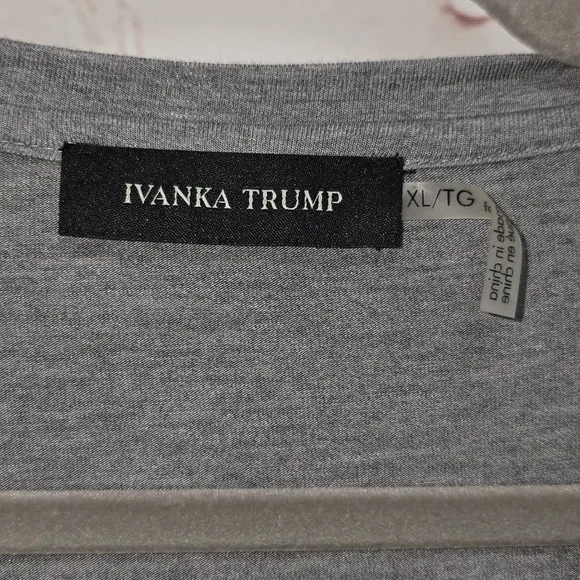 Ivanka Trump Gray Short Sleeve Tee Side Split Top Womens Size XL - Picture 2 of 12